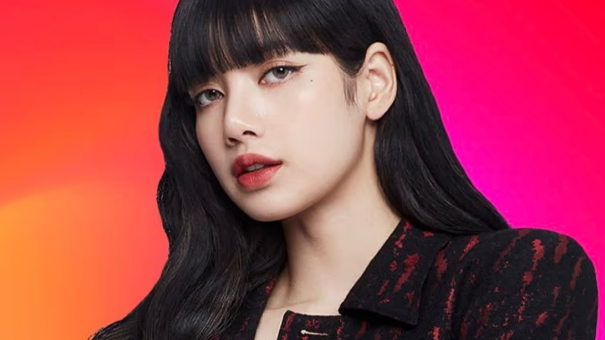 Lisa Of Blackpink Stuns In A New Campaign For Trueid 